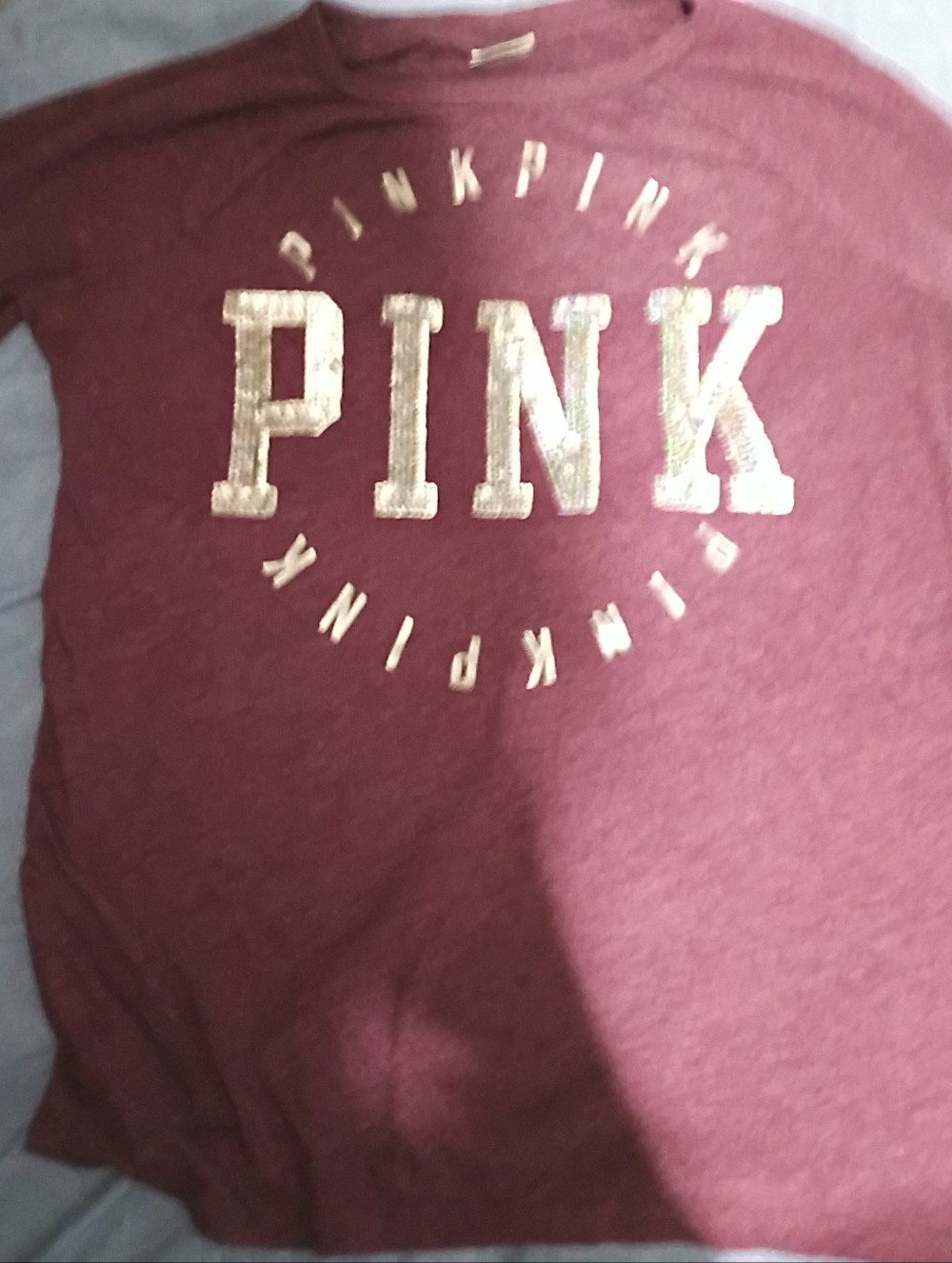 PINK Victoria's Secret Maroon Short Sleeve Tee with Gold Glitter Logo